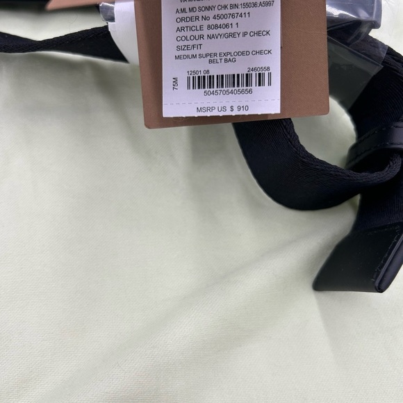 Women's Burberry Sonny  check Belt bag adjustable in navy blue made in Italy - Picture 4 of 9